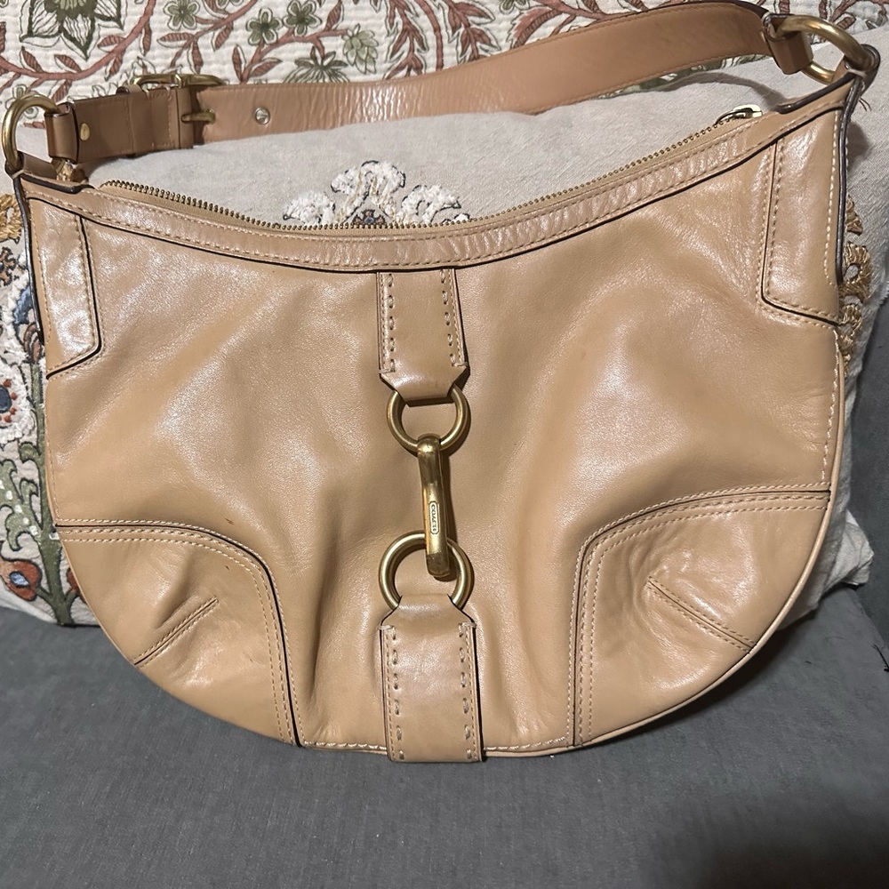 Beautiful Authentic Coach Tan Leather Shoulder Bag